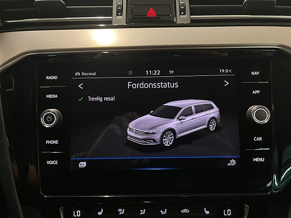 Volkswagen Passat 25 of 26