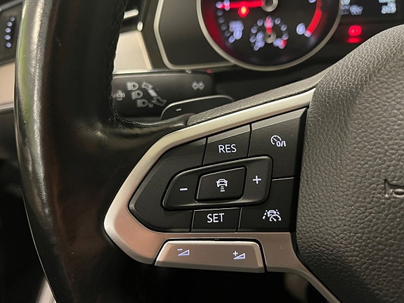 Volkswagen Passat 19 of 26