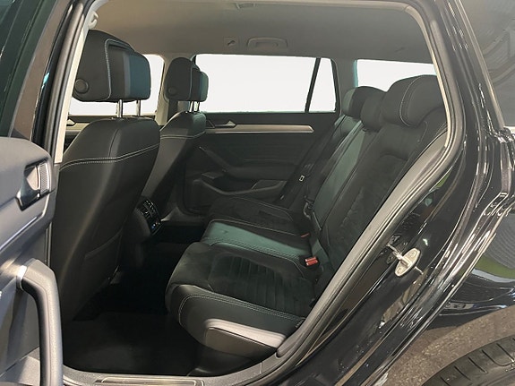 Volkswagen Passat 12 of 26