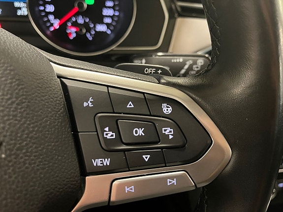 Volkswagen Passat 21 of 26