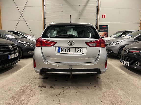 Toyota Auris 4 of 5