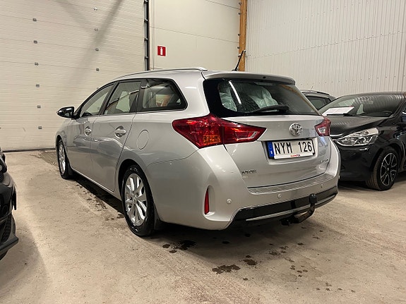 Toyota Auris 5 of 5