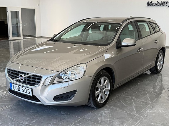 Volvo V60 4 of 5