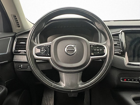 Volvo XC90 22 of 30