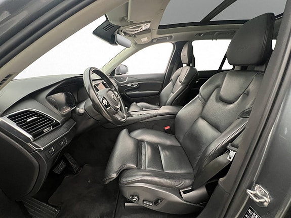 Volvo XC90 19 of 30