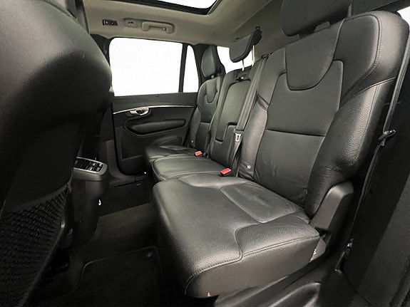 Volvo XC90 16 of 30