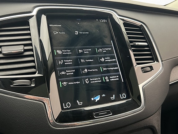 Volvo XC90 27 of 30