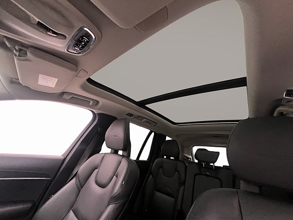 Volvo XC90 20 of 30