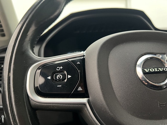 Volvo XC90 23 of 30