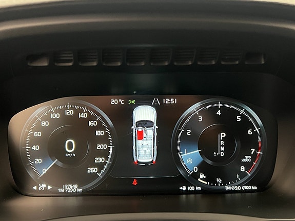 Volvo XC90 24 of 30