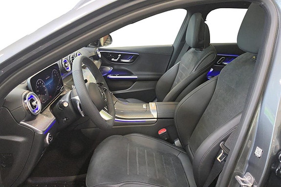 Mercedes-Benz C300 9 of 18