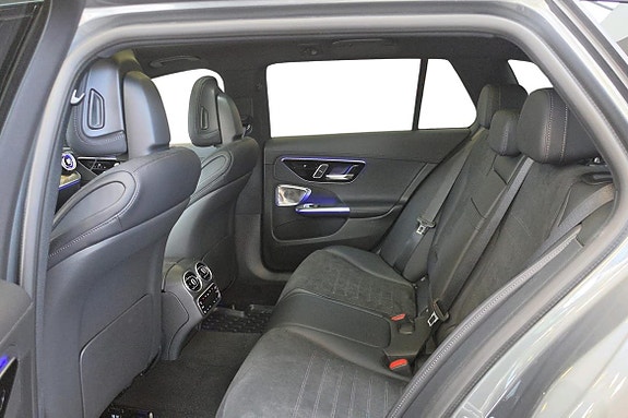 Mercedes-Benz C300 17 of 18