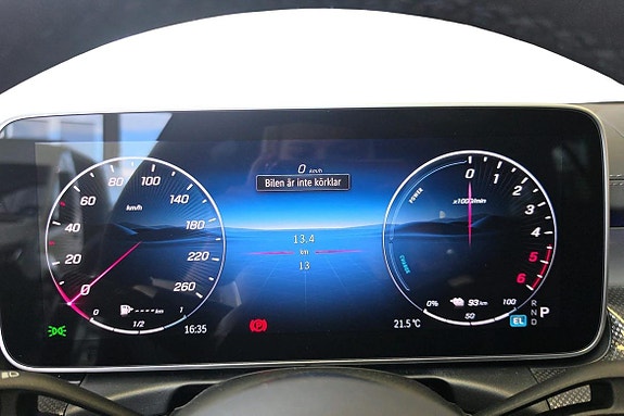 Mercedes-Benz C300 13 of 18