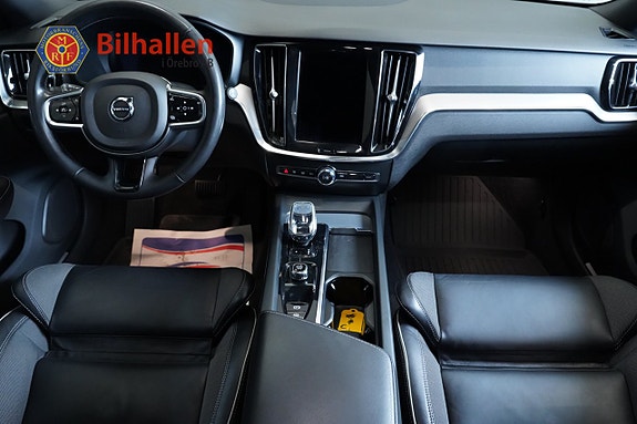 Volvo V60 Cross Country 6 of 22