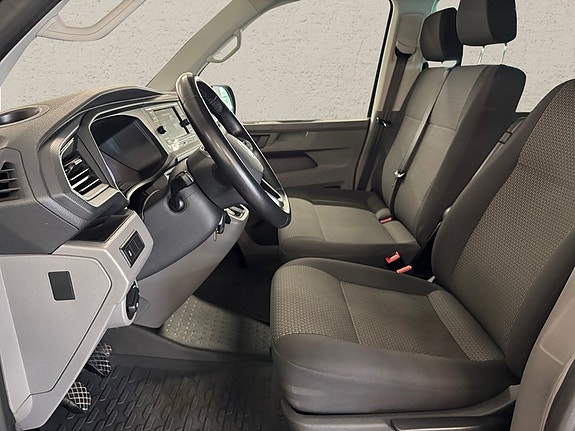 Volkswagen Caravelle 4 of 5