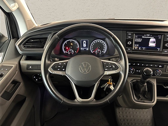 Volkswagen Caravelle 6 of 11