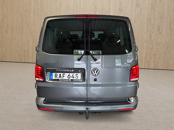 Volkswagen Caravelle 11 of 11