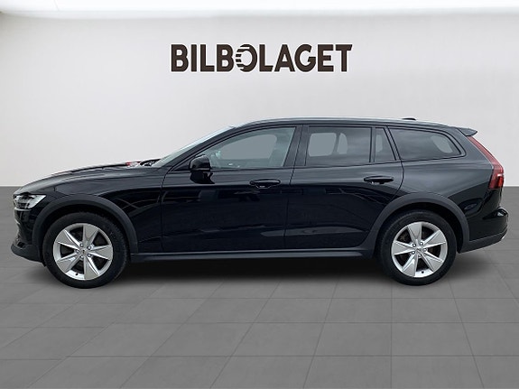 Volvo V60 Cross Country 2 of 5