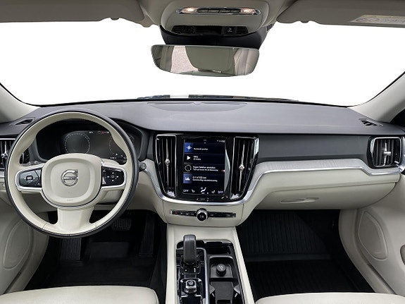 Volvo V60 Cross Country 8 of 12