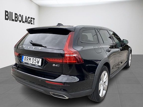 Volvo V60 Cross Country 4 of 5