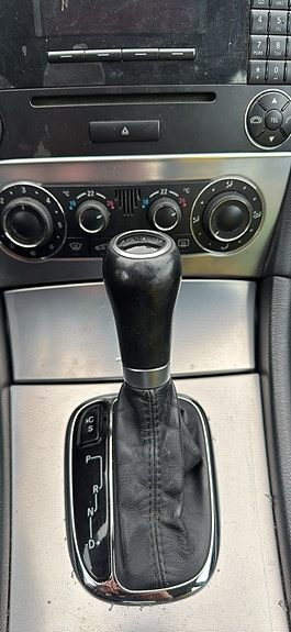 Mercedes-Benz C180 3 of 7