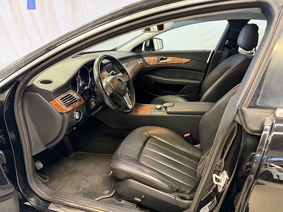 Mercedes-Benz CLS350 5 of 5
