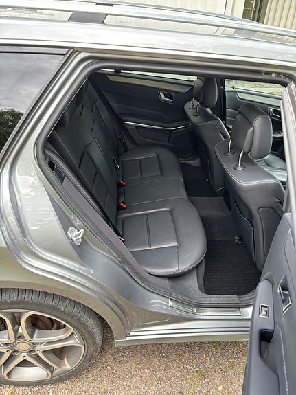Mercedes-Benz E220 7 of 10