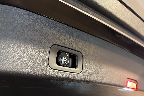 Mercedes-Benz GLC400 25 of 26