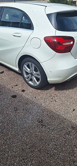 Mercedes-Benz A200 d 4 of 4