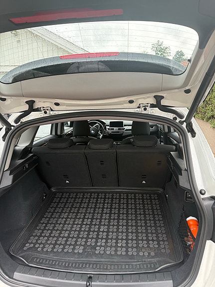 BMW 225xe 4 of 8
