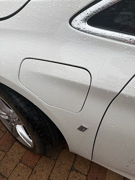 BMW 225xe 6 of 8
