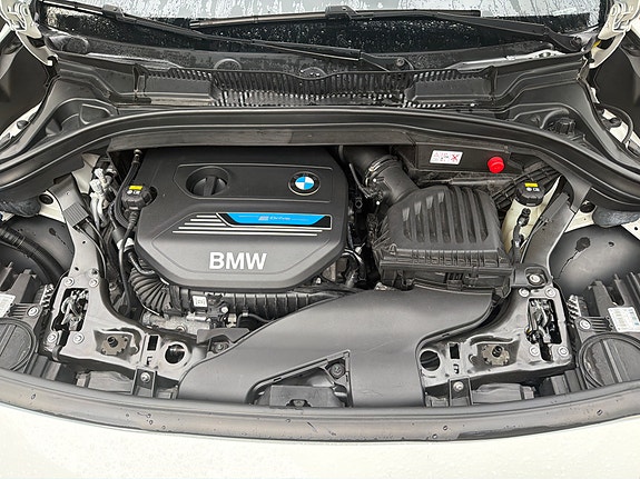 BMW 225xe 7 of 8