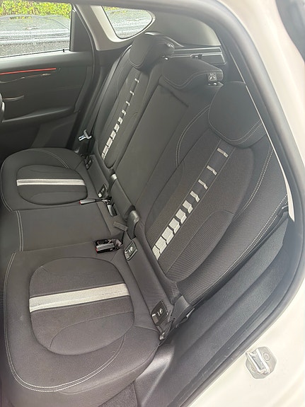 BMW 225xe 3 of 8