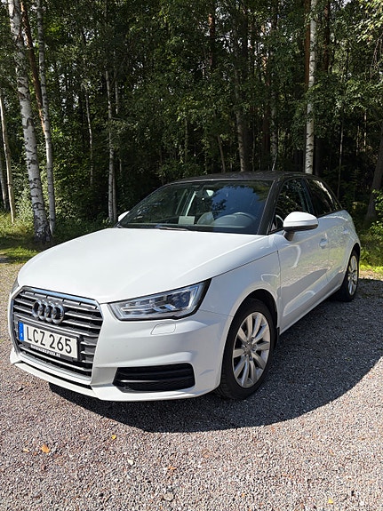 Audi A1 2 of 5