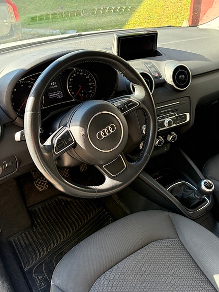 Audi A1 3 of 5