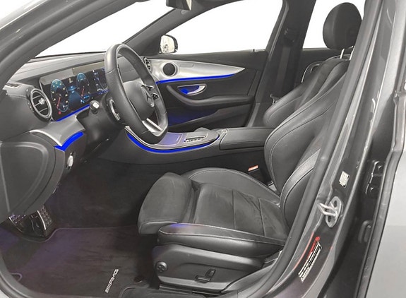 Mercedes-Benz E220 4 of 6