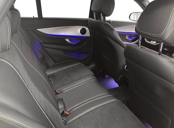 Mercedes-Benz E220 5 of 6