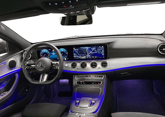 Mercedes-Benz E220 3 of 6