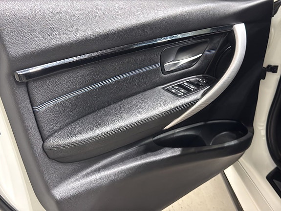 BMW 320 16 of 24