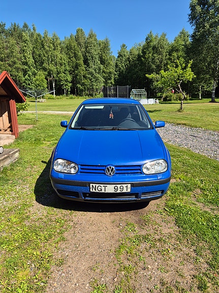 Volkswagen Golf IV 2 of 5