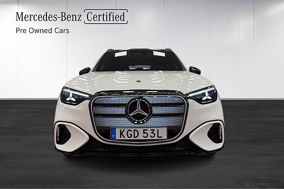 Mercedes-Benz GLC400 2 of 26