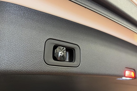 Mercedes-Benz GLC400 25 of 26