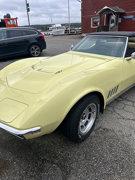 Chevrolet Corvette 5 of 5
