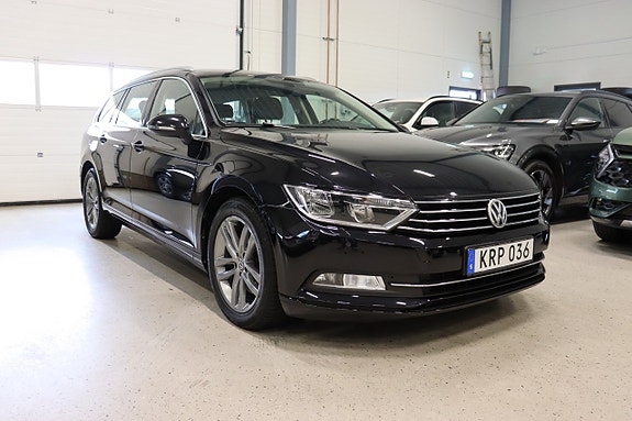 Volkswagen Passat 2 of 27