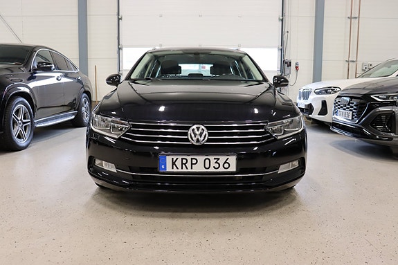 Volkswagen Passat 3 of 27