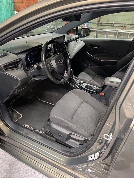 Toyota Corolla 5 of 15