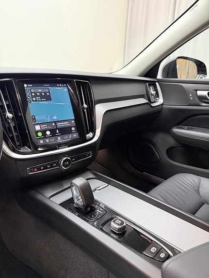 Volvo V60 8 of 13