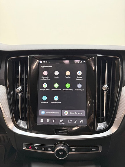 Volvo V60 11 of 13