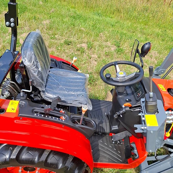Kompakttraktor Hinomoto HM-275 4WD Frontlastare 4 of 12