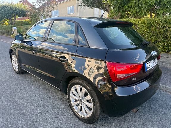 Audi A1 2 of 5
